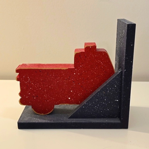 Dump Truck and Fire Truck Bookends for Children Library - Picture 9 of 11